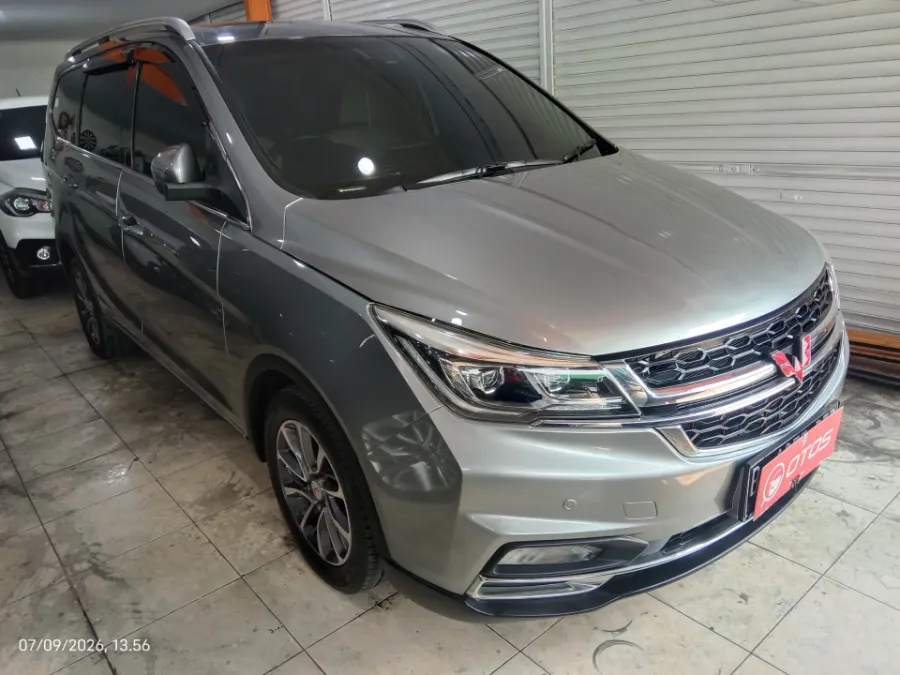 Foto Mobil Bekas Kanan Depan Wuling Cortez 1.5 L T Lux tahun 2022